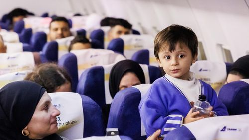 Ministerul de Externe: România a contribuit la evacuarea din Fâşia Gaza a opt copii şi 25 de membri de familie