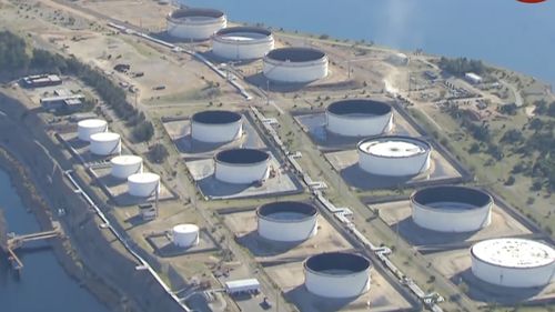 Croația: Muncitori români, nou protest la rafinăria din Rijeka pentru plata unor salarii restante / Românii lucrează pentru firma JCR Christof Service, subsidiară a companiei Christof Industries Global care are sediul la Graz