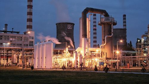 Conglomeratul IHC din Emiratele Arabe Unite îşi exprimă interesul pentru activele externe ale Lukoil