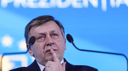 Crin Antonescu: Nu sunt şi nu am fost agent al unor servicii, nu sunt securist. Dacă voi fi ales preşedinte, serviciile nu vor avea influenţă în politică