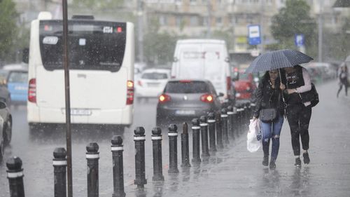 Cod galben de instabilitate atmosferică în 32 de județe, până marți dimineață