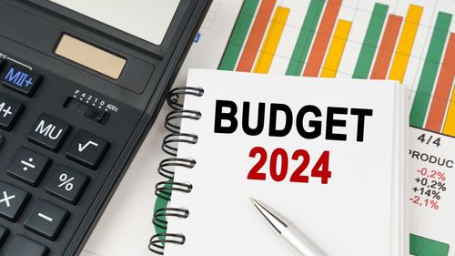 Consiliul Fiscal: Guvernul așteaptă în 2024 venituri ipotetice de 19 miliarde lei din colectare și digitalizarea ANAF / Cheltuielile vor fi cu 4,5 miliarde lei mai mari / Noua lege a pensiilor mărește deficitul mult