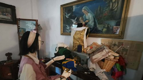 VIDEO FOTO  “Casa comunistă”, noua atracție de la Muzeul Satului Bănățean din Timișoara / “Vizitatorii străini au fost mereu interesați de această perioadă destul de exotică pentru ei”