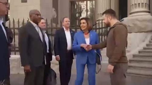 UPDATE Președinta Camerei Reprezentanților din SUA, Nancy Pelosi, în vizită la Kiev: ”Angajamentul nostru este să fim aici pentru voi până când lupta se va încheia”/ Pelosi, cel mai înalt oficial SUA care s-a întâlnit cu Zelenski de la începutul războiului (video)
