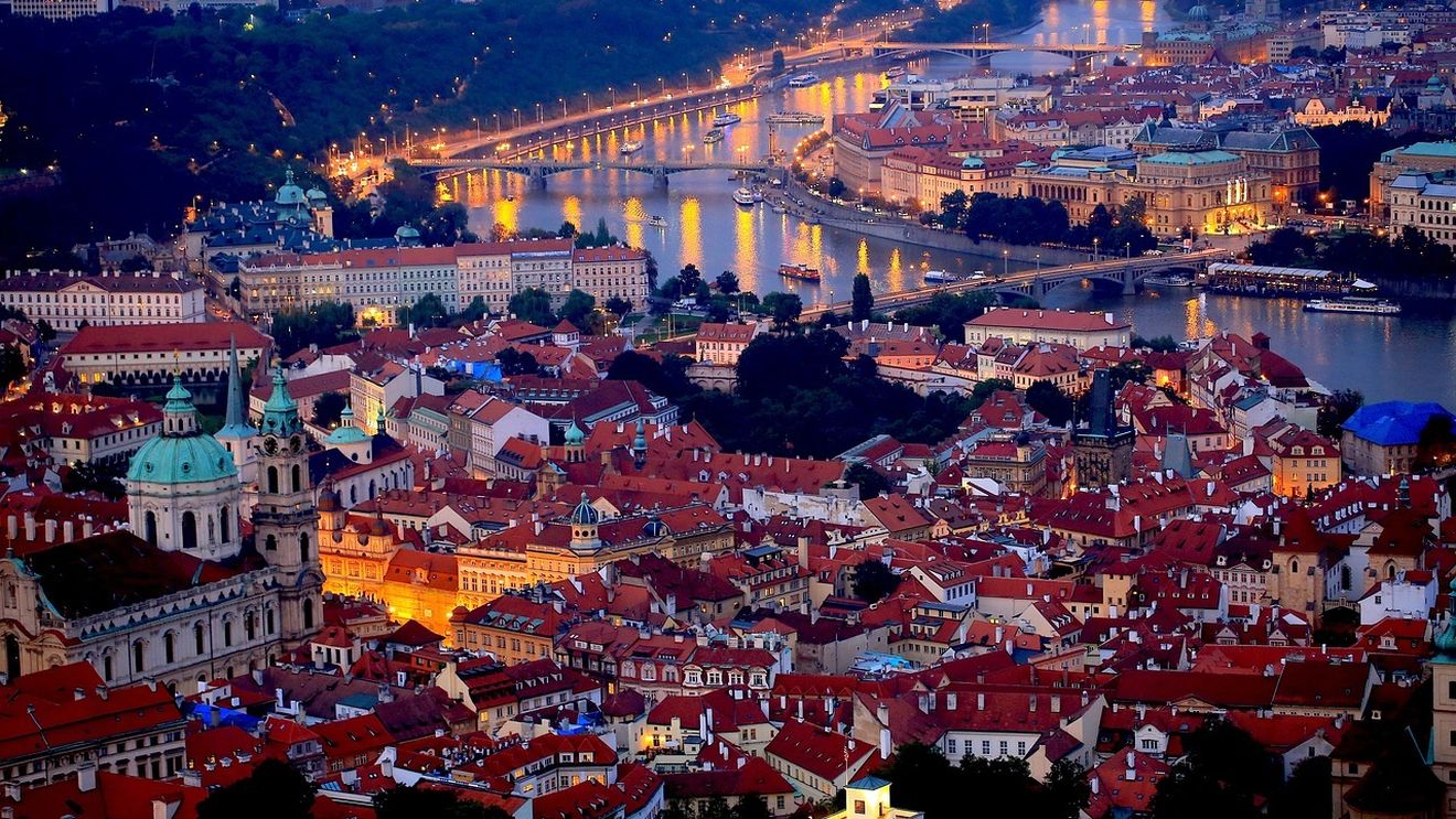 Guvernul Cehiei evaluează meritele alăturării la mecanismul ERM-2 (anticamera euro)