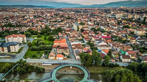 În Sibiu trebuie demolate 200 de construcții ridicate ilegal / De ce durează atât de mult procedura: „Chiar și unii executori judecătorești întârzie în mod nejustificat”