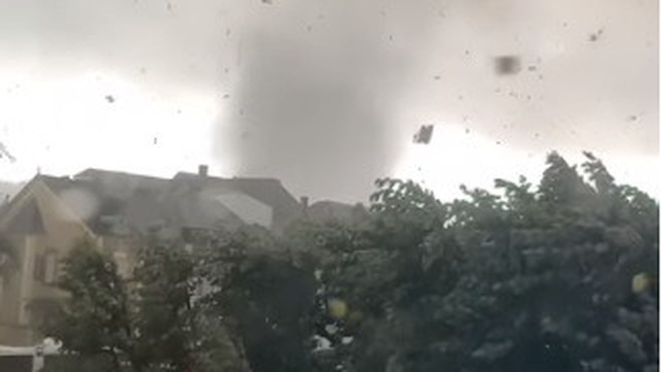 VIDEO Luxemburg, lovit de tornadă. Șapte persoane au fost rănite și aproape 100 de locuințe au fost afectate
