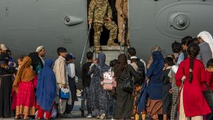 Peste 2.500 de afgani au plecat în weekend către SUA de la baza americană Ramstein din Germania