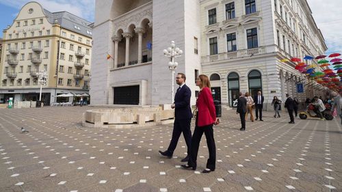 Dominic Fritz susține reducerea cu 10% a personalului din administrație și descentralizarea deciziilor