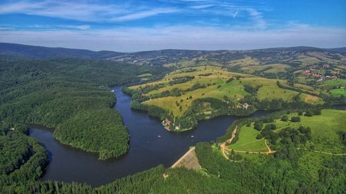 Lacul Trei Ape din Caraș – Severin va fi golit din septembrie pentru lucrări de reabilitare la baraj / Lacul va fi reumplut până în februarie 2027