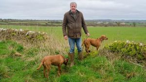 Jeremy Clarkson de la „Top Gear” a dezvăluit că suferă de o formă agresivă de cancer / ”Nu privește pe nimeni unde este localizat. Știu din mai”