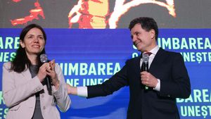 De unde vine și cine este Mirabela Grădinaru, partenera lui Nicușor Dan - candidatul independent la președinția României