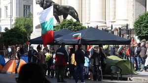 „Rezistență împotriva dictaturii”: Bulgarii au protestat la Sofia împotriva procurorului general interimar / Manifestanții, indignați față de corupție și concentrarea puterii politice