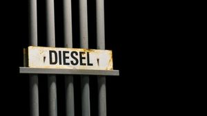 Cinci persoane reținute în Constanța: sunt bănuite că ar fi furat 8,5 tone de motorină / Combustibilul a fost luat din comuna Peștera