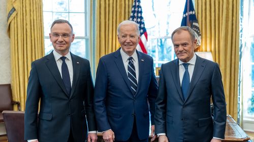 Preşedintele american i-a primit pe liderii Poloniei la Casa Albă / Joe Biden: "Trebuie să acţionăm înainte să fie literalmente prea târziu. După cum îşi aminteşte Polonia, Rusia nu se va opri la Ucraina"