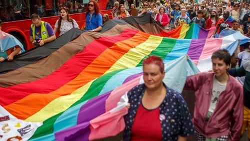 VIDEO Peste 1 milion de persoane au participat la Parada LGBT+ din Londra / Au sărbătorit 50 de ani de la prima ediţie a evenimentului