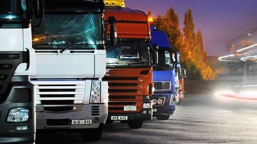 Cum poți ajunge șofer de TIR în UK? Experiența unui șofer român împărtășită la G4Media