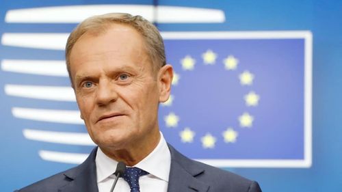 Premierul polonez Donald Tusk avertizează că luptele interne din ţara sa ar putea duce la ieşirea Poloniei din Uniunea Europeană