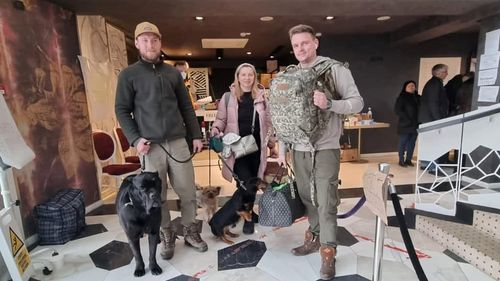 ”Toate animalele de companie sunt binevenite aici” / Cazul omului de afaceri sucevean care primește în hotelul lui refugiați din Ucraina cu tot cu câini și pisici, a ajuns în New York Times