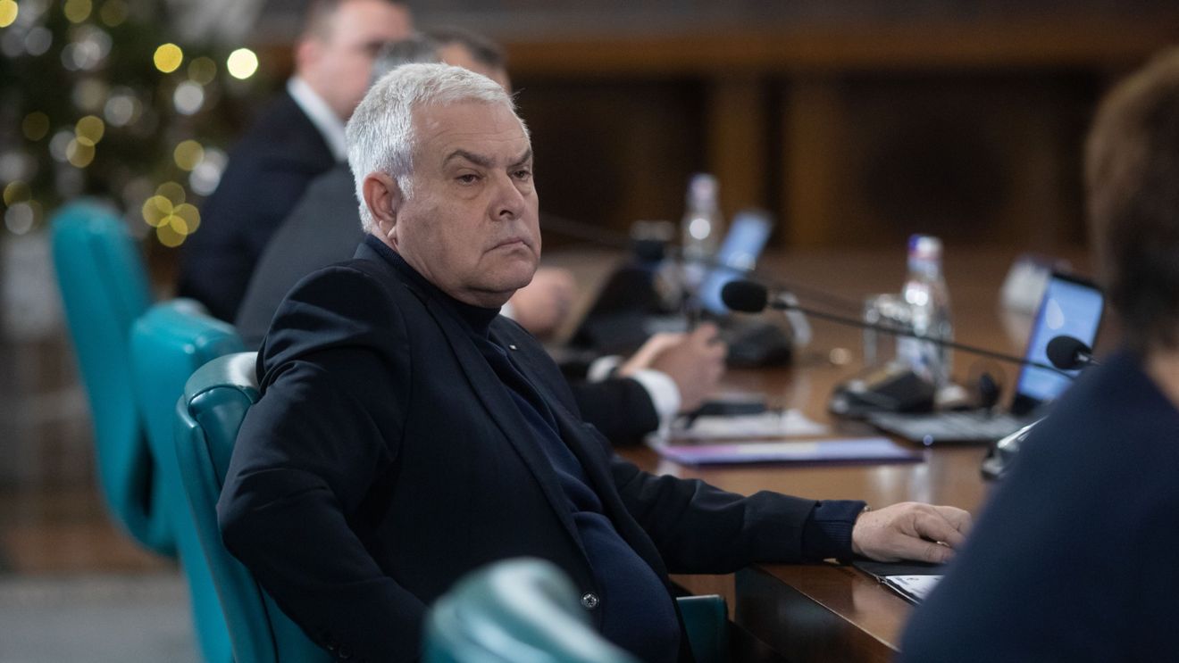 Comisiile de apărare din Parlament, întâlnire cu ministrul Angel Tîlvăr, la sediul ministerului, pe tema situaţiei de securitate din regiunea Mării Negre. O atenţie deosebită a fost acordată programelor de înzestrare ale Armatei României