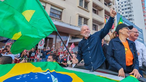 Jair Bolsonaro nu a recunoscut încă victoria lui Lula în alegerile prezidențiale din Brazilia, la aproape 24 de ore de la anunțarea primelor rezultate. Reuters: Există temeri că Bolsonaro ar putea contesta victoria lui Lula