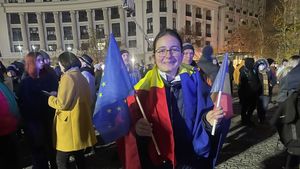 „Profesorii ne-au spus că, dacă vrem să mai vedem și harta României pe harta Europei, să mergem la vot” – Ioana, elevă de liceu, despre primele alegeri pentru generația ei