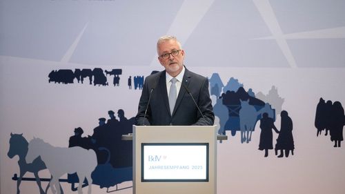 INTERVIU VIDEO Bernd Fabritius, sibianul desemnat în Guvernul federal al Germaniei: Alegătorii să fie mai atenți să nu cadă în „capcana pentru șoarecele neinformat” / A rămâne acasă și a nu participa la alegeri este cea mai mare greșeală