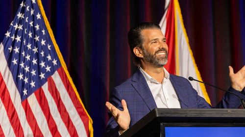 Fiul cel mare al președintelui SUA a ajuns miercuri seară la Budapesta, într-un turneu de afaceri în Europa de Est / Donald Trump jr. ar urma să ajungă și la București peste câteva zile