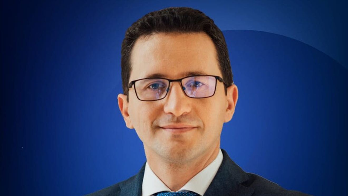 Judecător CSM, comentariu politic pe Facebook pentru pensiile magistraților: ”Bine că ne-am bucurat de marea victorie a candidatului pro-european, democratic și interesat de bunul mers al justiției (...) Țineți aproape, urmează democrația” / Alin Ene a avut venituri de aproape 10.000 euro lunar 