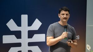 Cum își propune o companie românească să acopere lipsa forței de muncă cu roboți. „Jumătate din posturile de operatori de curățenie pot fi preluate de roboți”