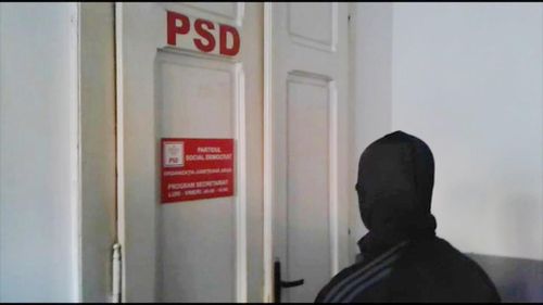 VIDEO Președintele PSD Arad, Dorel Căprar, a fost săltat de procurorii DNA chiar din sediul partidului și dus la audieri