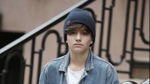 SURSE Fiul lui Adrian Mutu a chemat ambulanța pentru o durere de dinți / A făcut scandal din cauză că prietena lui n-a fost lăsată în mașină / Ajuns la spital, s-a certat cu agenții de pază că a trebuit să aștepte pentru a fi consultat / A fost nevoie de intervenția poliției