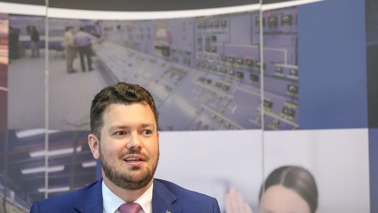UPDATE Nuclearelectrica cheltuie 1 milion de lei pentru „dezvoltarea” șefilor. Compania susține că va pregăti noua generație de specialiști, nu manageri