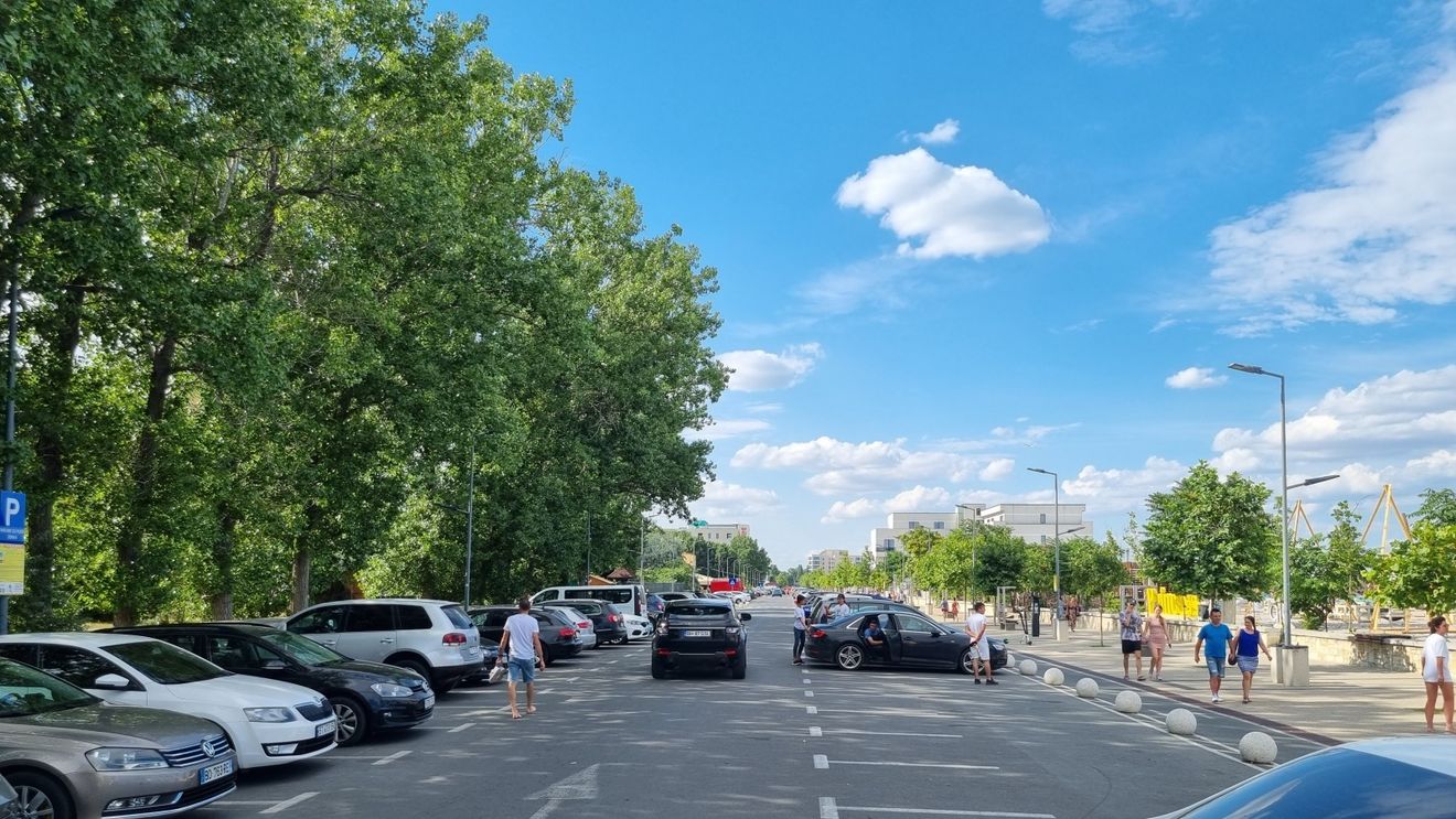 Autoritățile locale din Constanța nu au reușit să modifice taxele de parcare, acuzate că descurajează turiștii să vină în Mamaia