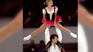 Foștii patinatori americani de origine rusă Șișkova și Naumov se aflau la bordul avionului prăbușit la Washington și sunt prezumați morți