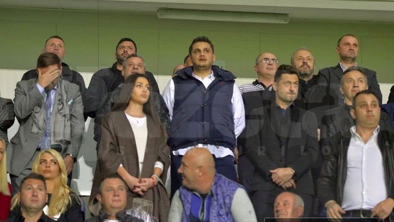 FOTO Vasile Dâncu, alături de Dragnea Jr. în tribunele stadionului din Turnu Măgurele, la meciul echipei finanțate de fiul liderului PSD