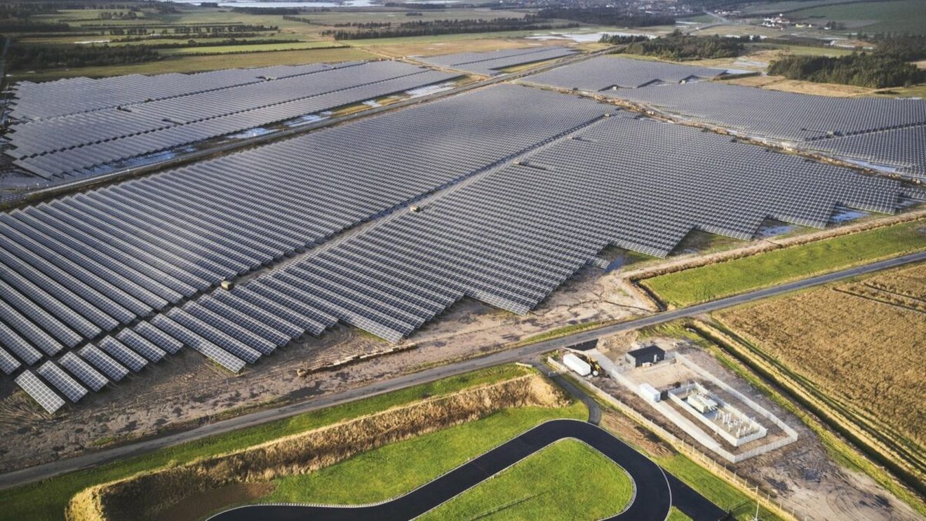 Parc fotovoltaic de 21 milioane de lei, amenajat la Galați pe locul unei foste gropi de gunoi