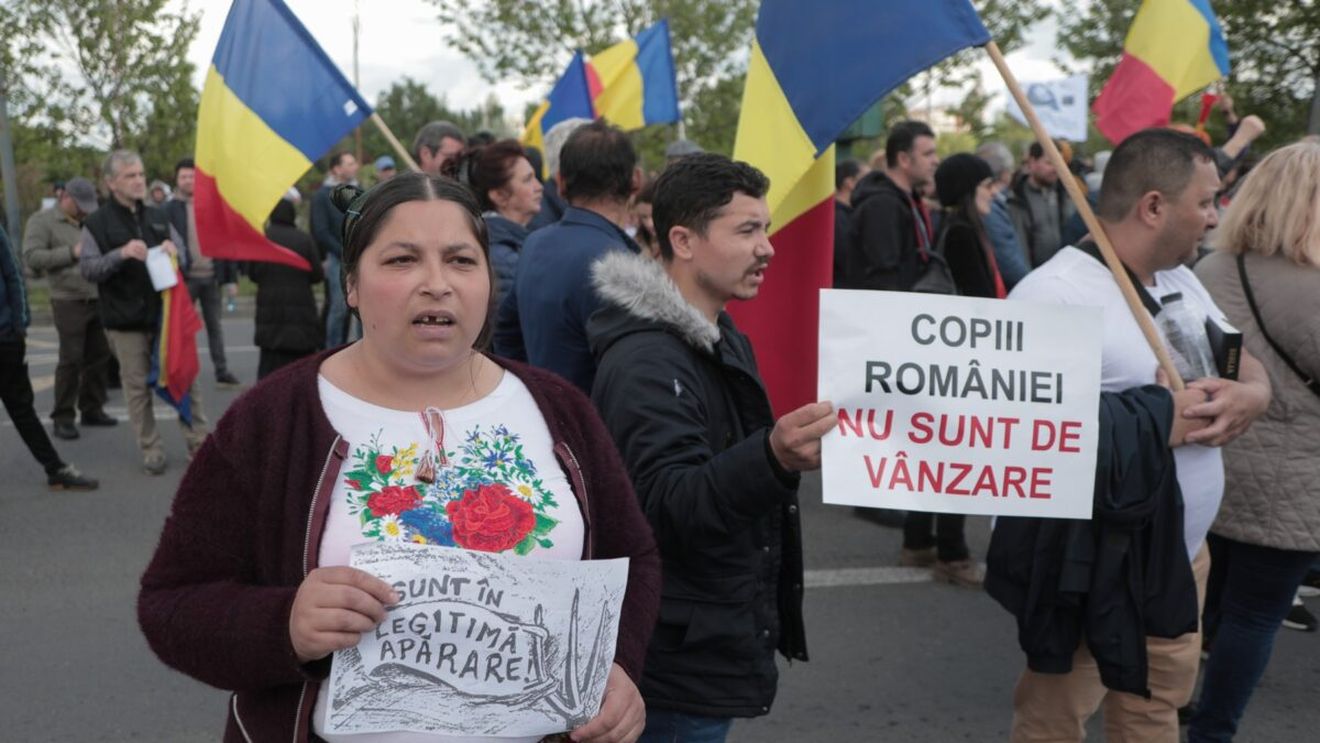 Ludovic Orban anunță că va depune plângere pentru cei care l-au agresat la protestul AUR / ”Nu o fac din ranchiună personală. O fac pentru că violența nu poate fi tolerată în societate”