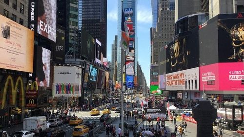 SONDAJ: O treime dintre americani evită spațiile publice de teama unor asasinate în masă