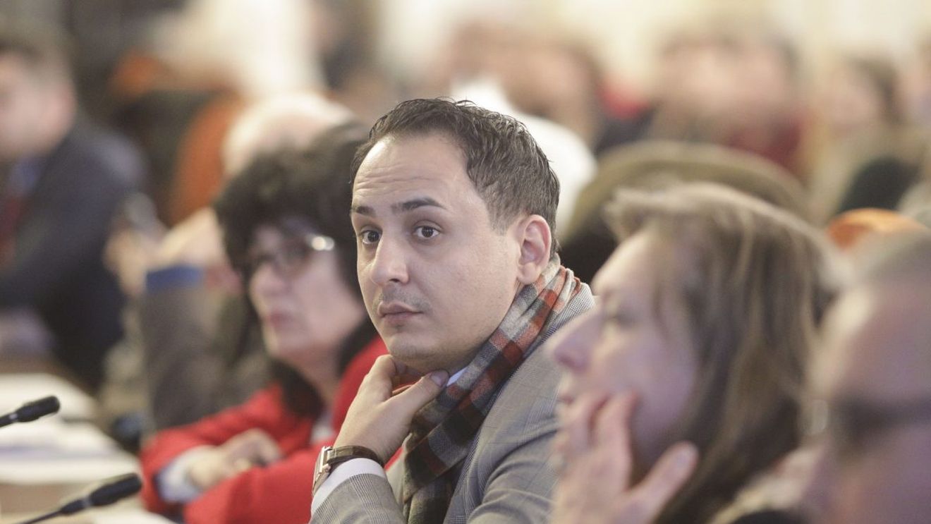 Acuzații grave: viceprimarul Capitalei susține că administrația spitalelor din București a cumpărat aparate de testare PCR care sunt nefolosite și stau în depozite. Șeful instituției, Vasile Apostol, e numit de administrația Firea