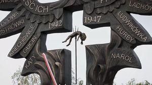 Un memorial controversat dedicat victimelor masacrelor din al Doilea Război Mondial comise de naționaliștii ucraineni a fost dezvelit în Polonia