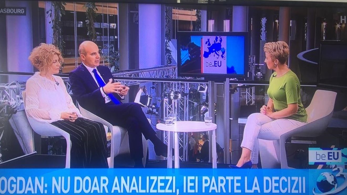 Rareș Bogdan, invitat la Antena 3 alături de Carmen Avram: ”Acum eu sunt omul care dă informații pe surse ziariștilor”