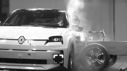 VIDEO Ce modele au luat 5 stele la noile teste Euro NCAP? Toyota Yaris Cross, Nissan Qashqai și Renault 5 printre cele care au dezamăgit