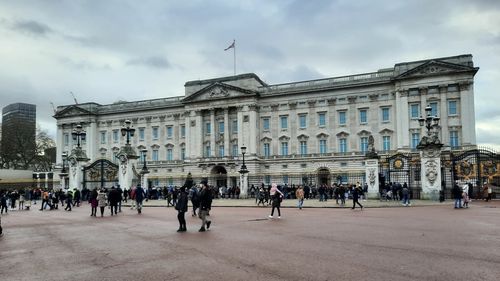 Buckingham permite accesul vizitatorilor în camera care dă spre celebrul balcon al palatului