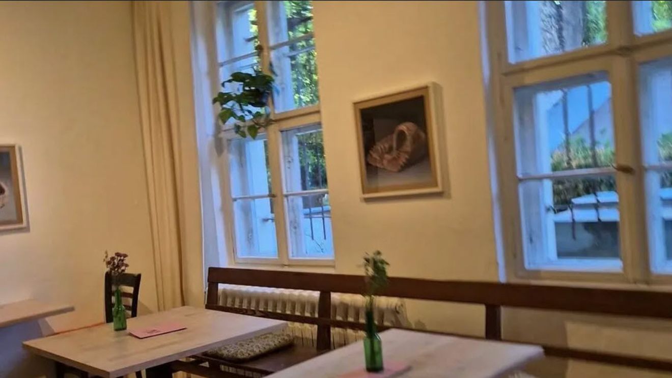 Cafenelele din cimitirele Berlinului/ Oamenii se adună după înmormântări pentru a mânca și a vorbi despre cei dispăruți