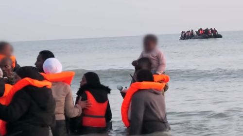 Un mort şi zeci de migranţi dispăruţi într-un naufragiu în largul insulei italiene Lampedusa