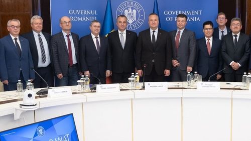 Premierul Ciucă, acuzat de plagiat, s-a întâlnit cu rectori de Universități: Pentru învăţământul românesc, adaptarea la piaţă este esenţială şi în mod cert investiţiile din zona de cercetare şi inovare sunt cele care pot aduce valoare adăugată