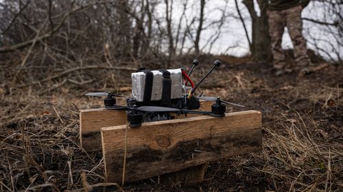 Ministerul Apărării din Ucraina a început producția proprie de drone FPV, dispozitivele care au schimbat dramatic peisajul războiului modern