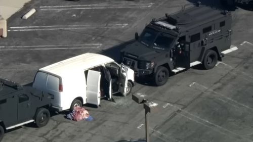 VIDEO Autorul atacului armat din Monterey Park, soldat cu zece morți și zece răniți, s-a sinucis după ce a fost înconjurat de poliție