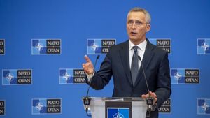 Stoltenberg anunţă, la Berlin, că a invitat Rusia şi statele membre NATO la noi discuţii privind Ucraina în cadrul Consiliului NATO-Rusia